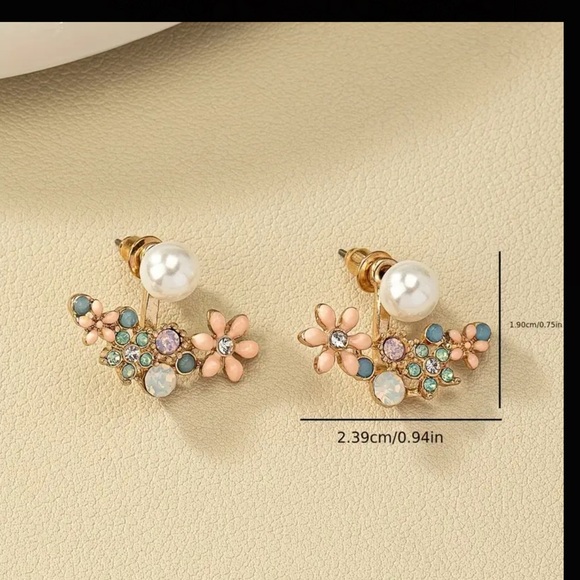 New! 14k Gold Plated Floral Rhinestone Faux Pearl Stud Earrings - Picture 6 of 6